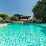 Country House Apartments Апартаменты