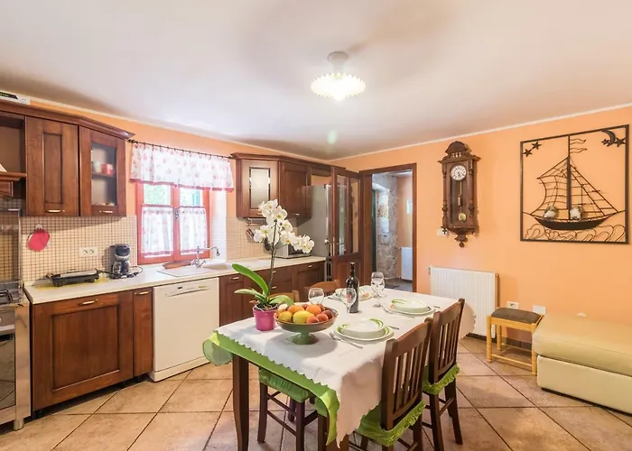 Country House Apartments 아파트 *
