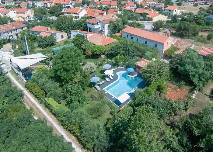 Country House Apartments * 풀라