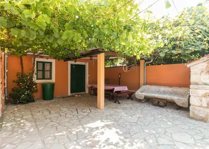 Country House Apartments 풀라