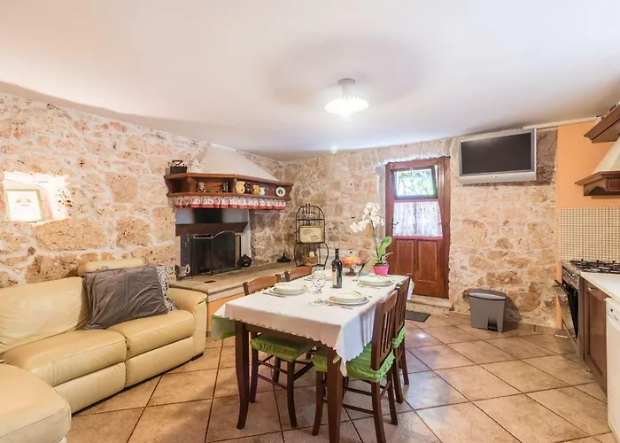 Country House Apartments * 풀라