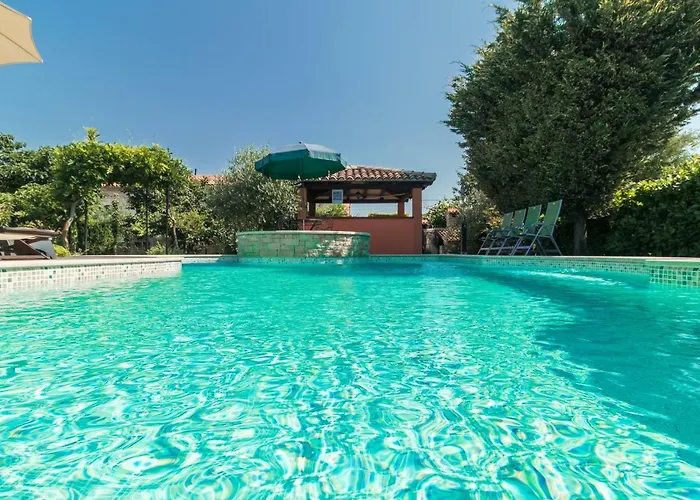 Country House Apartments 아파트