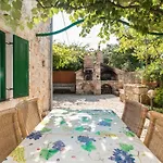 Country House Apartments Apartman *
