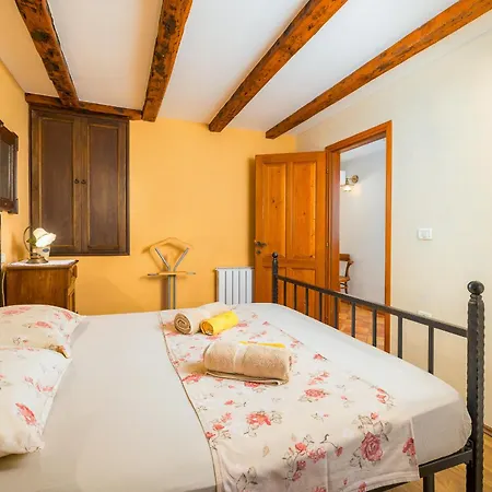 Country House Apartments Apartment
