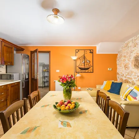 Country House Apartments Apartment *