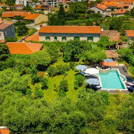 Country House Apartments Póla