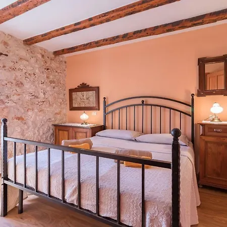 Country House Apartments