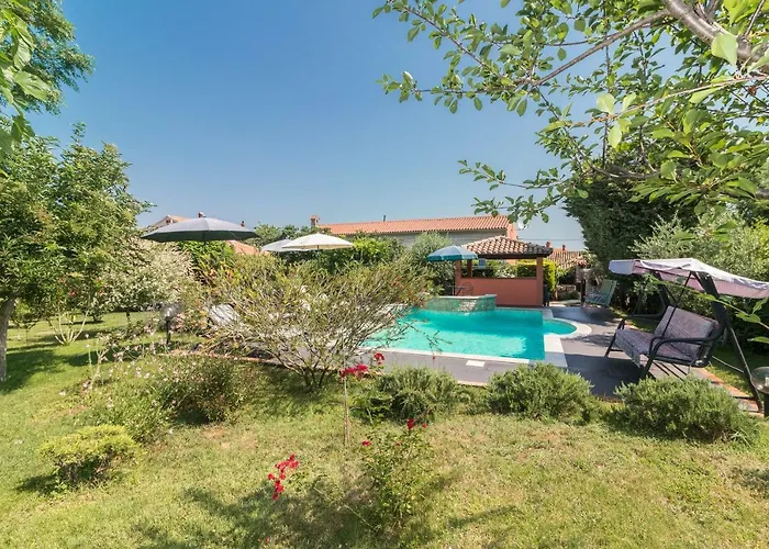 Country House Apartments Апартаменти