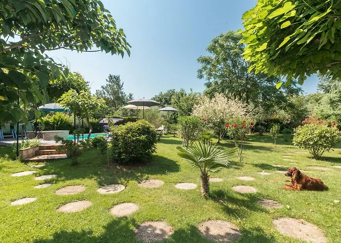 Country House Apartments