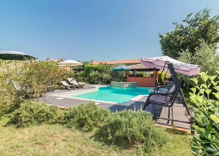 Country House Apartments