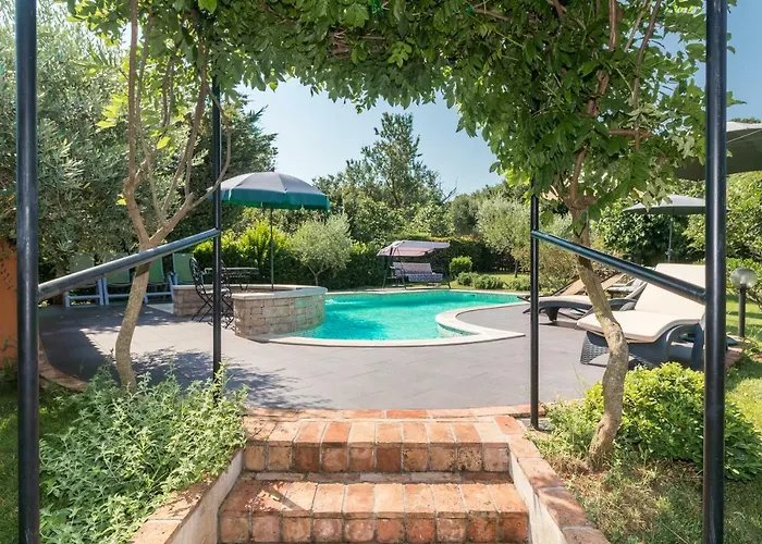 Country House Apartments