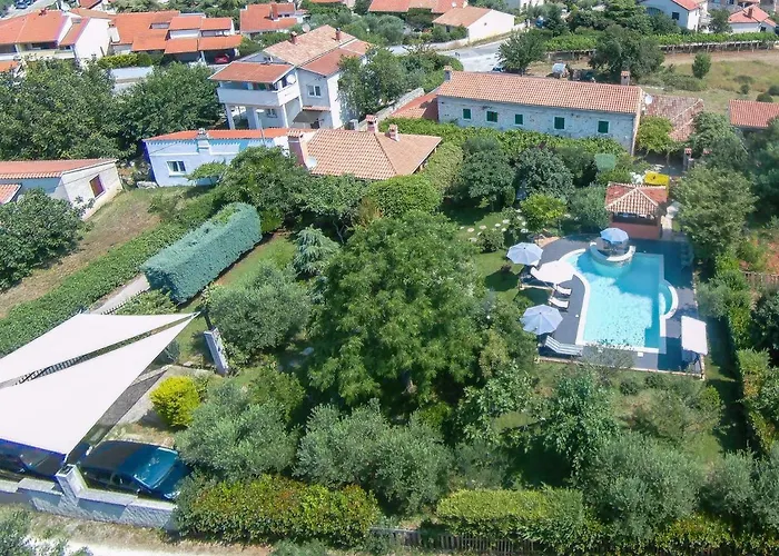 Country House Apartments Apartman *