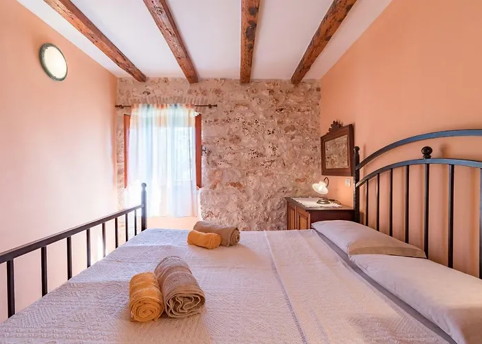 Country House Apartments Апартаменти