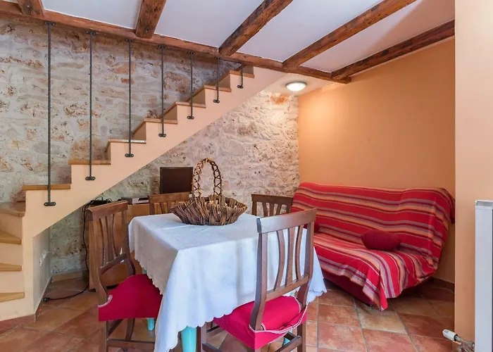 Апартаменти Country House Apartments *