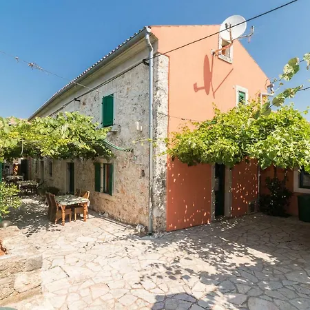 Country House Apartments Апартаменты Пула