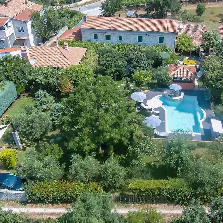 Апартаменты Country House Apartments Пула