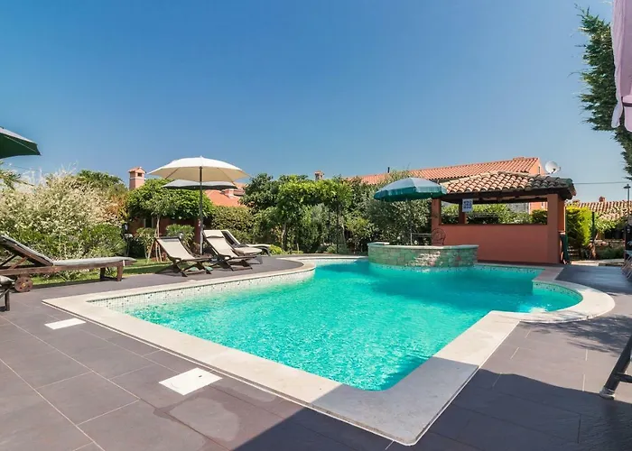 Country House Apartments Апартаменты Пула