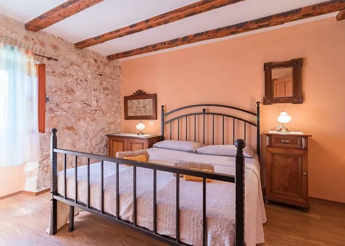 Country House Apartments