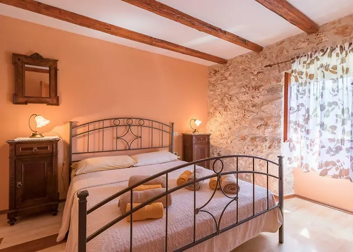Апартаменты Country House Apartments Пула